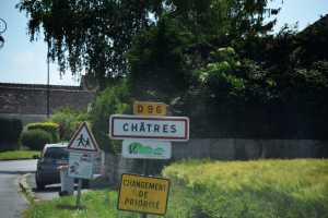 HEADING SOUTH FROM PARIS(015)